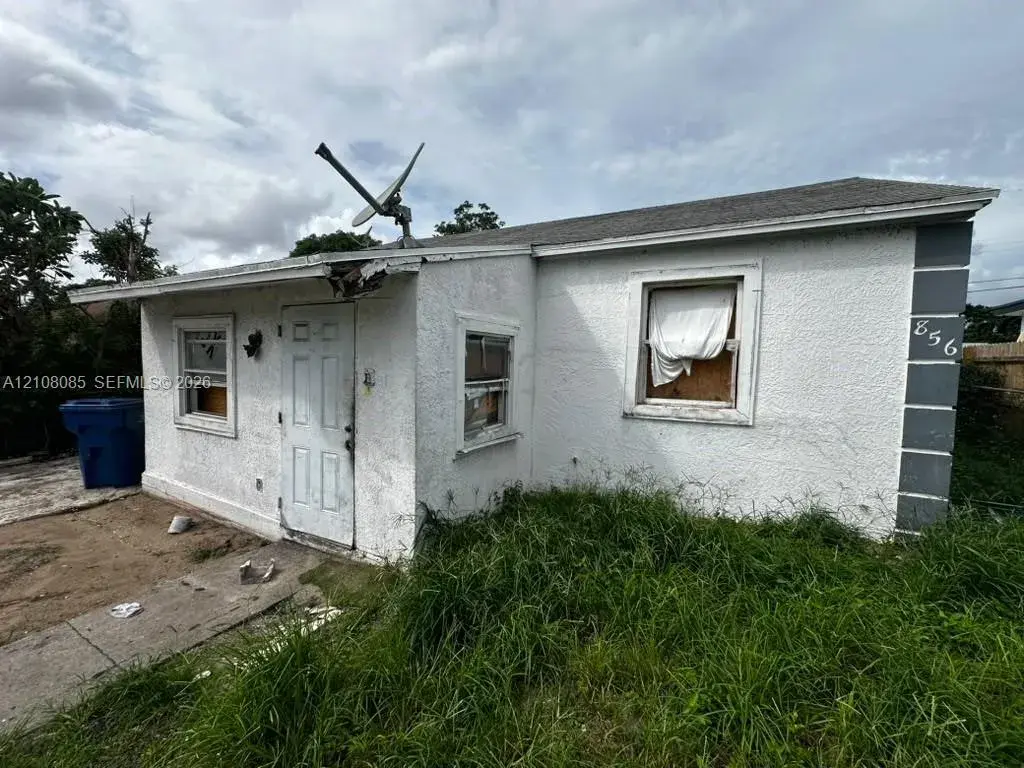856 W 4th St, Riviera Beach FL 33404