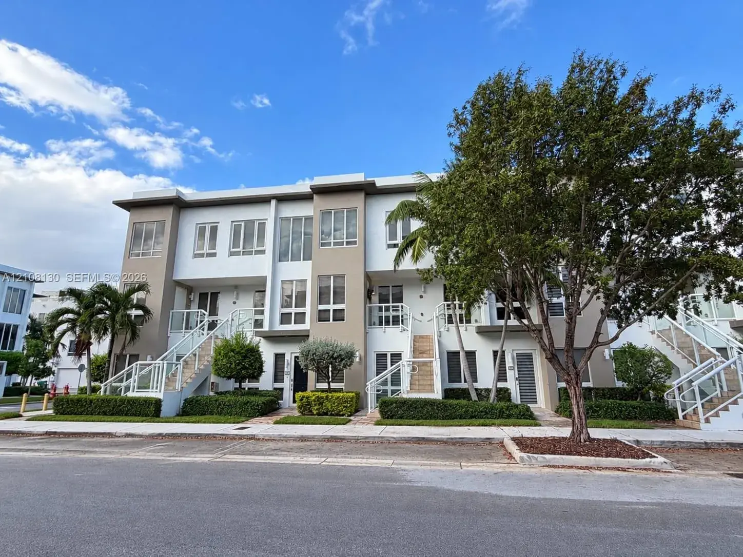 3 bedroom 3 bath Residential for sale at 10305 NW 63rd Ter # 203, Doral FL 33178
