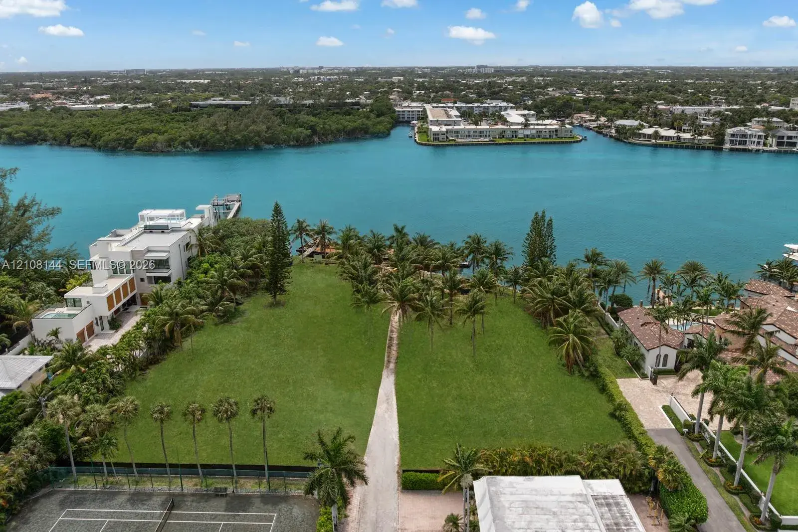 911 NE 24th St, Boca Raton FL 33431