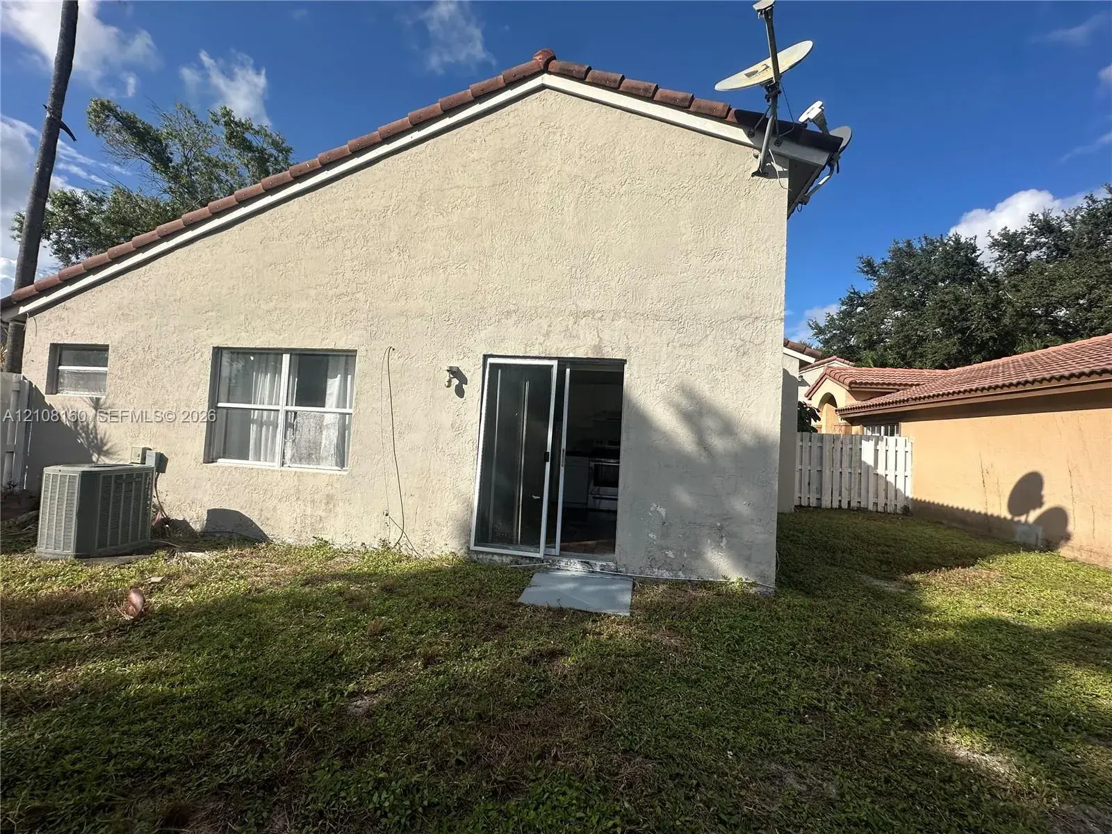 1262 NW 126th Ave, Sunrise FL 33323