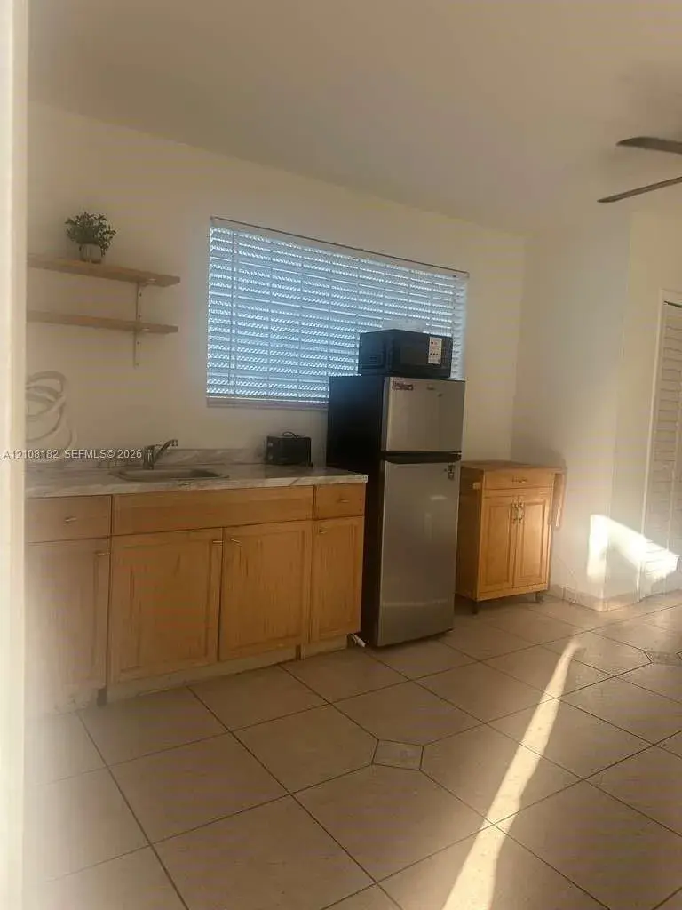 930 N 16th Ave # 2, Hollywood FL 33020