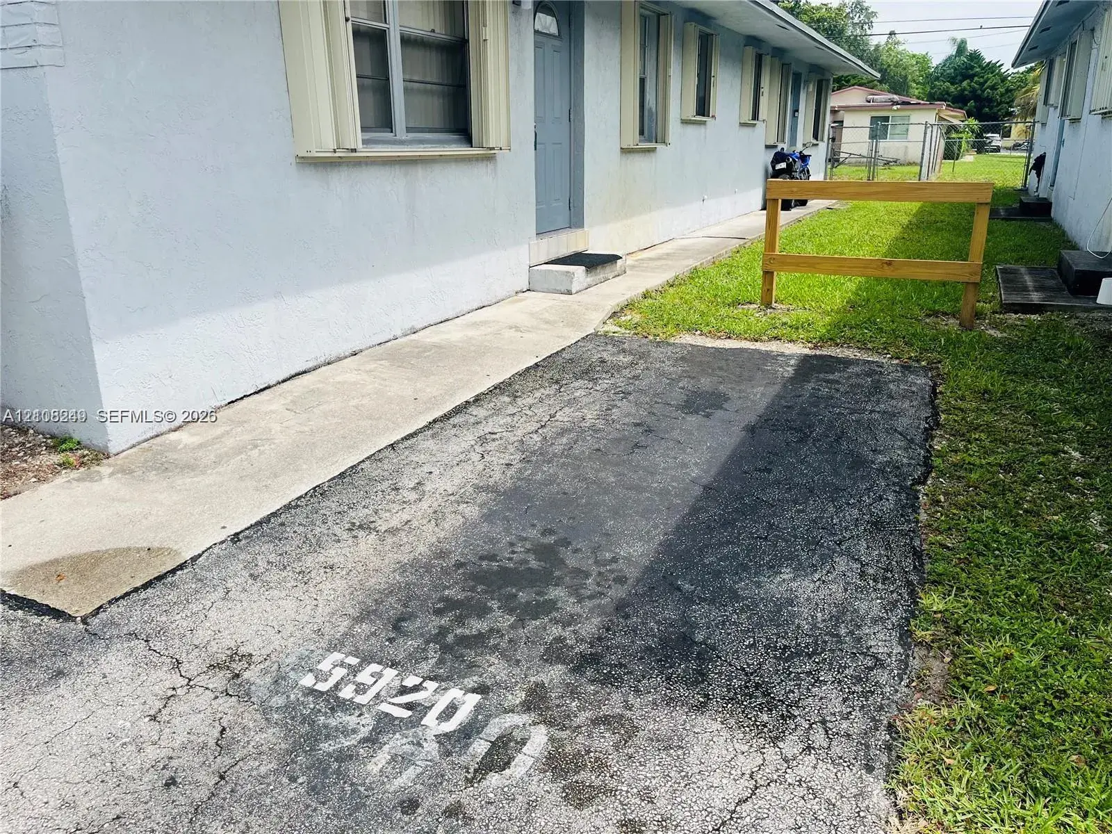 5920 Garfield St, Hollywood FL 33021