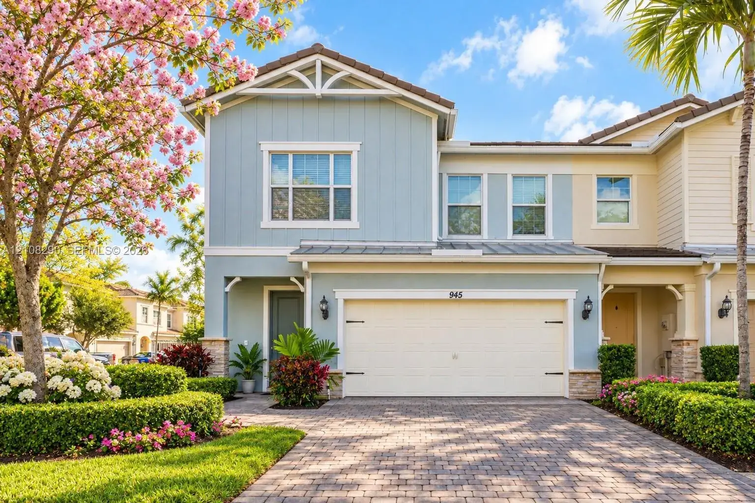 3 bedroom 2 bath Residential Lease for rent at 945 Banyan Drive, Hollywood FL 33021