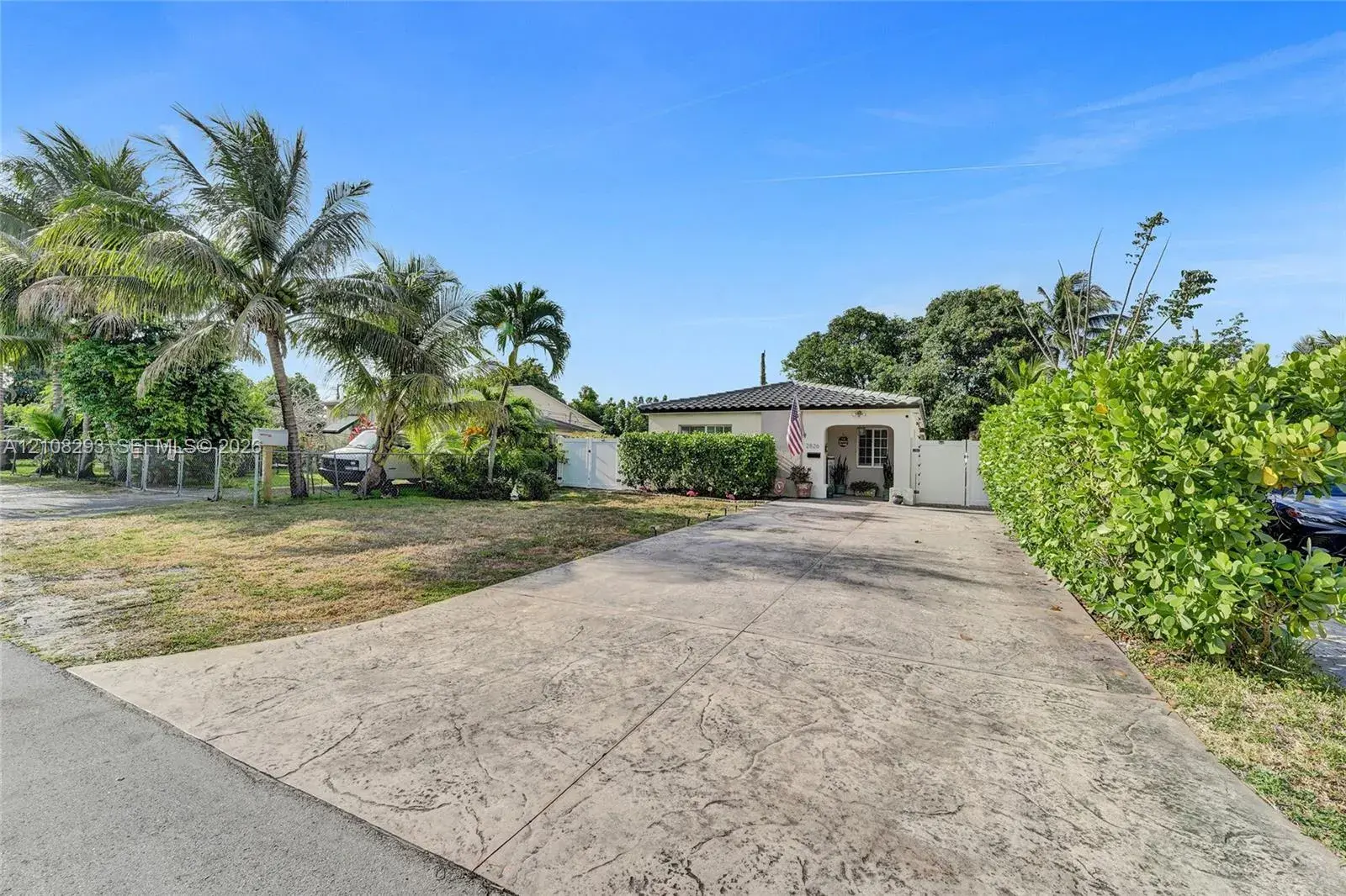 2 bedroom 1 bath Residential Lease for rent at 2826 Dewey St, Hollywood FL 33020