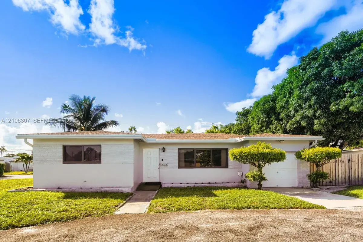 2432 Wiley Ct, Hollywood FL 33020