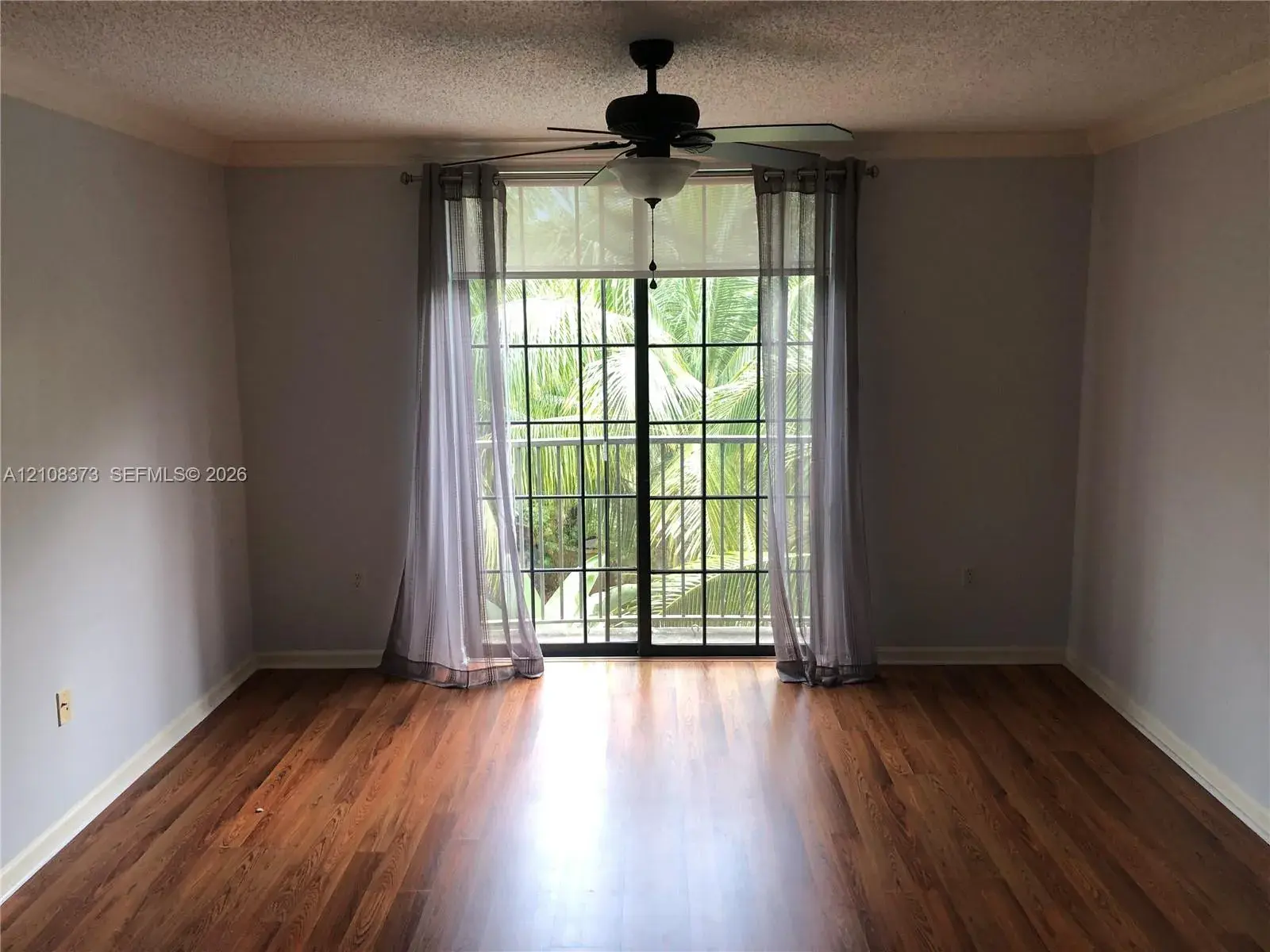 1900 Van Buren St # 411B, Hollywood FL 33020