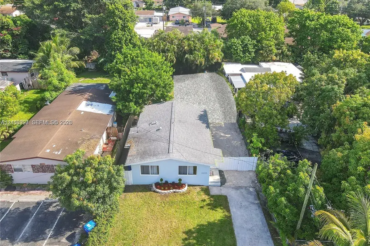 5625 Taylor St, Hollywood FL 33021