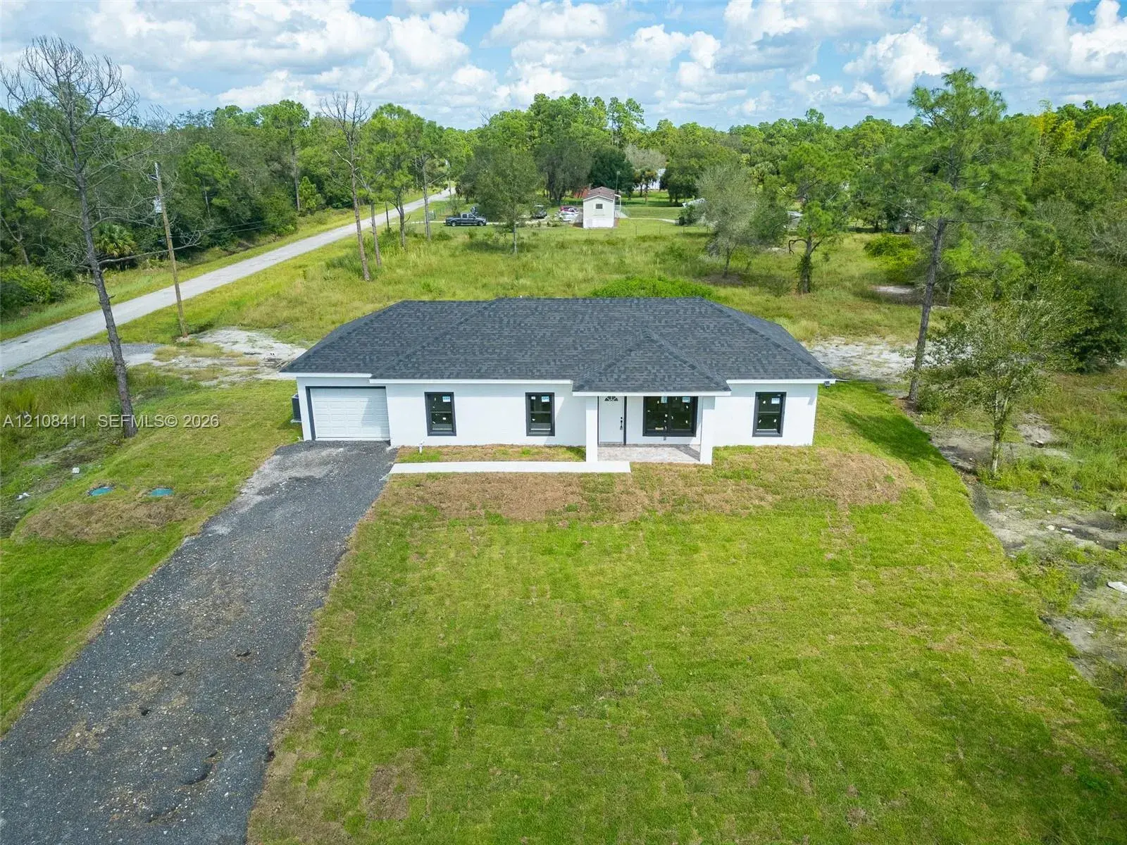 4 bedroom 3 bath Residential for sale at 527 Avenida Del Sur, Clewiston FL 33440
