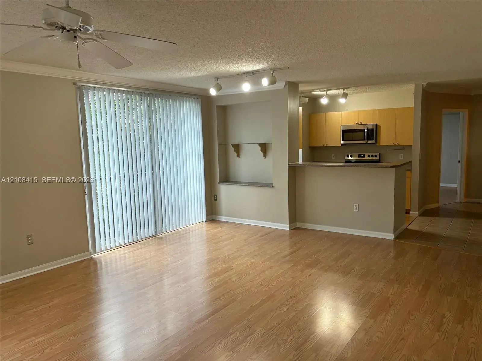 1900 Van Buren St # 303B, Hollywood FL 33020