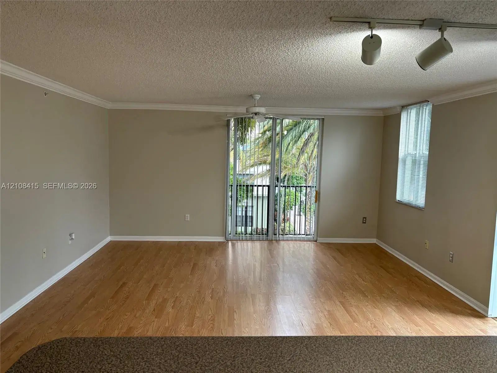 1900 Van Buren St # 303B, Hollywood FL 33020