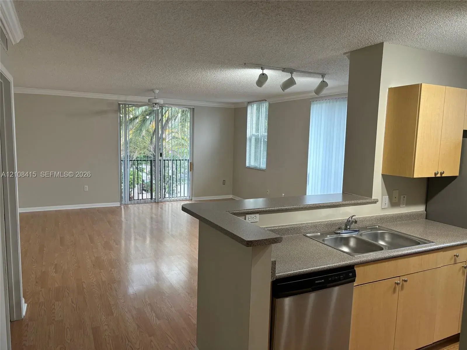 1900 Van Buren St # 303B, Hollywood FL 33020