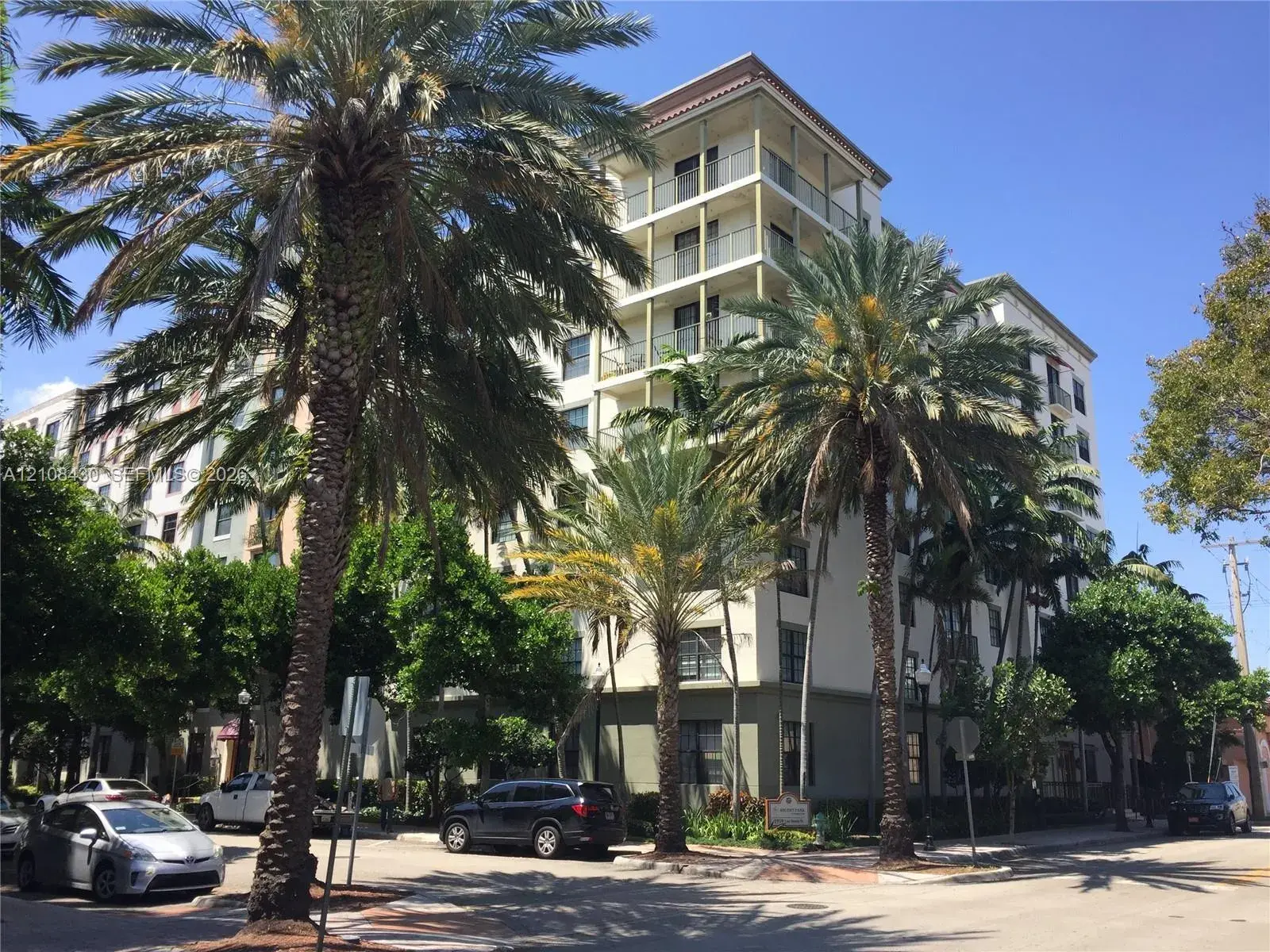 1 bedroom 1 bath Residential for sale at 1919 Van Buren St # 219A, Hollywood FL 33020