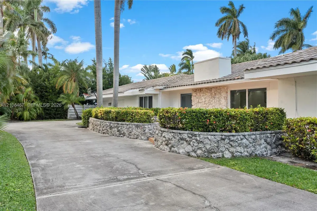1247 Jackson St, Hollywood FL 33019