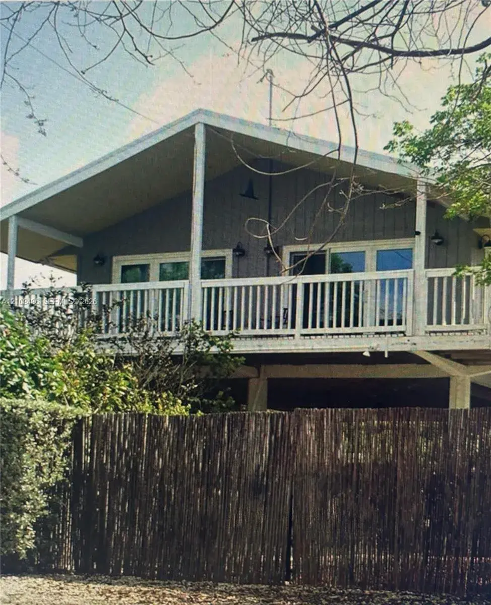 3 bedroom 2 bath Residential for sale at 385 Orange Avenue, Marathon FL 33050