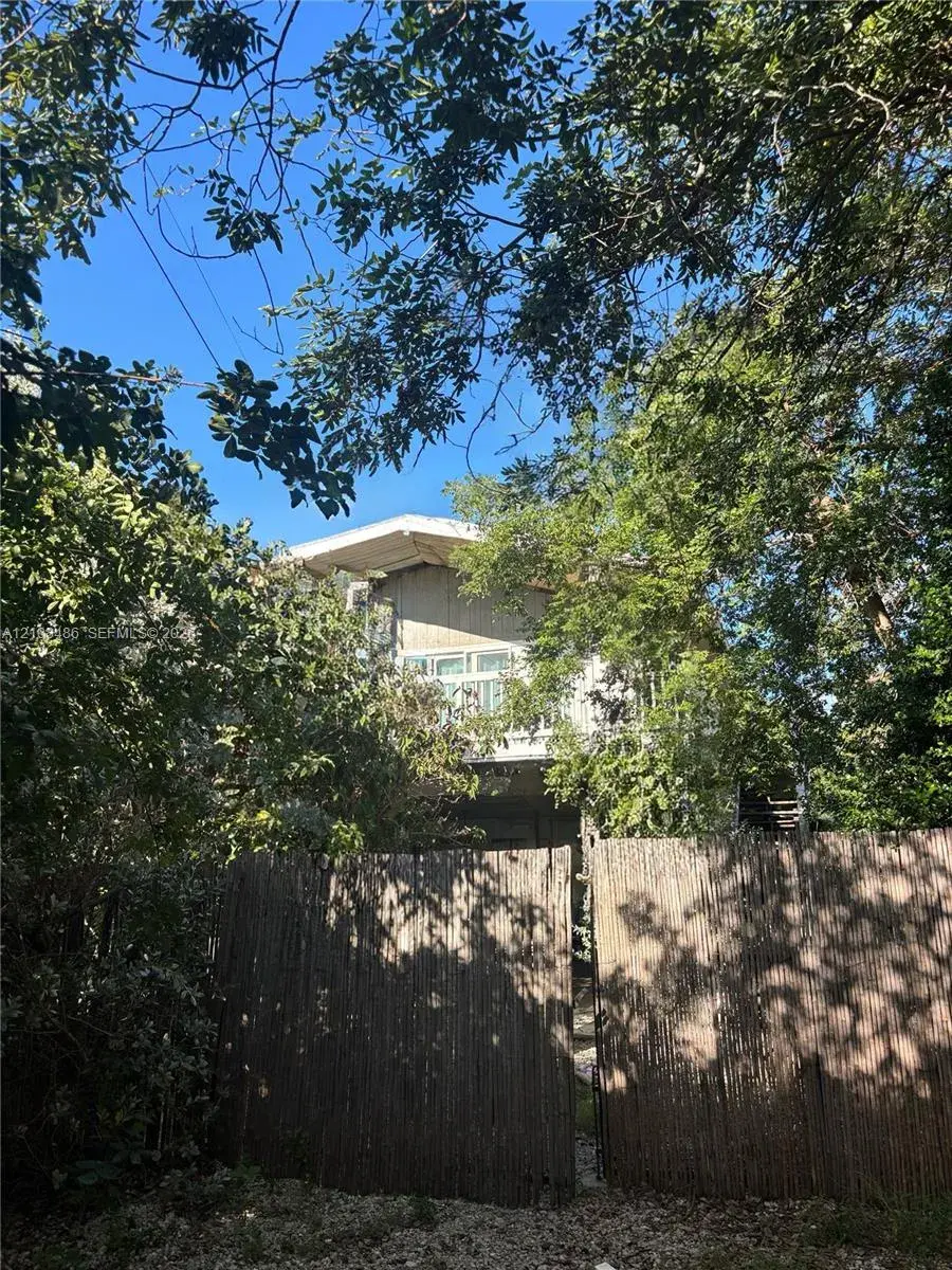 385 Orange Avenue, Marathon FL 33050