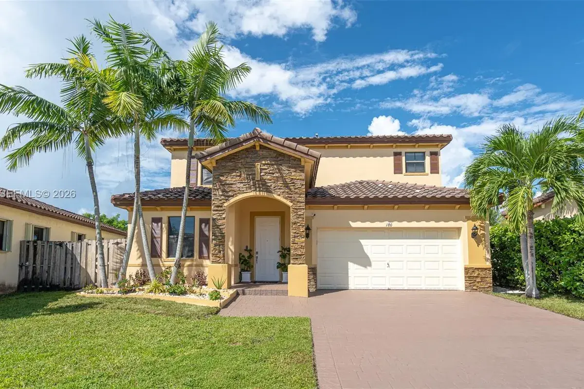 180 NE 26th Ave, Homestead FL 33033