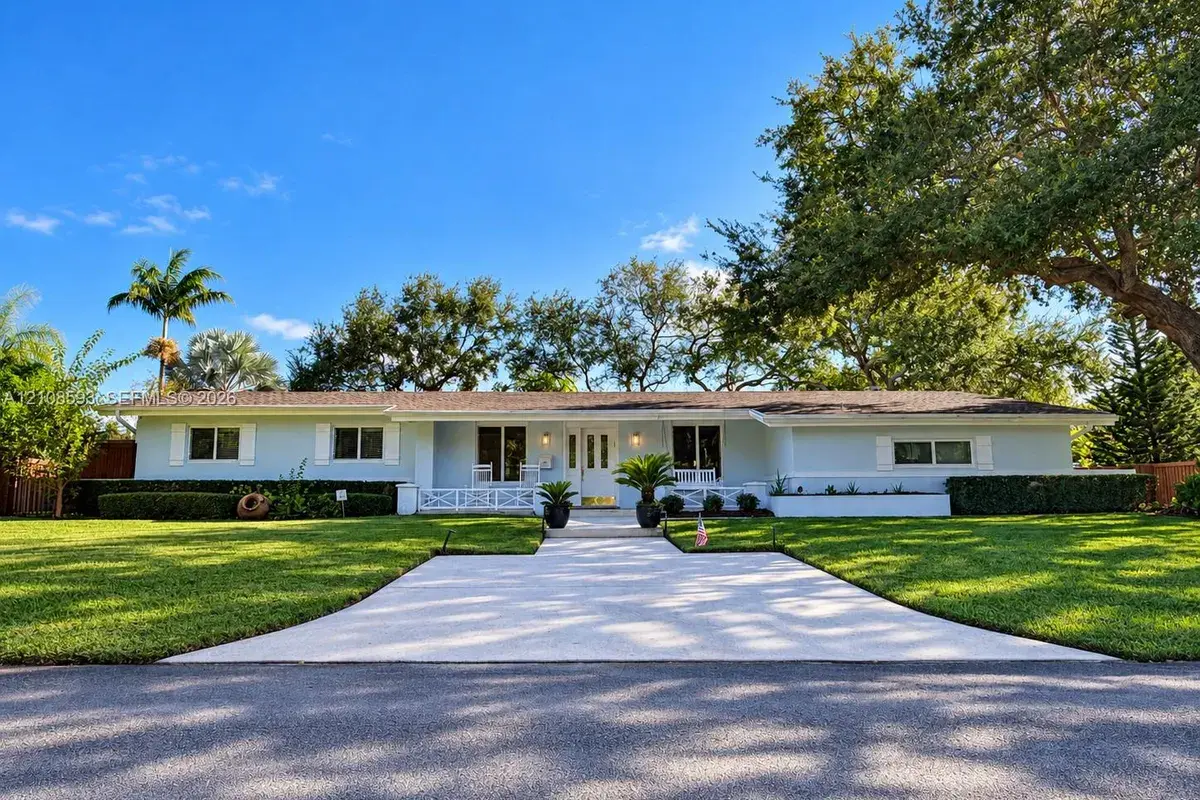 8230 SW 151st St, Palmetto Bay FL 33158