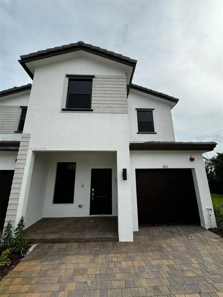 285 SW 159th Ln, Pembroke Pines FL 33027