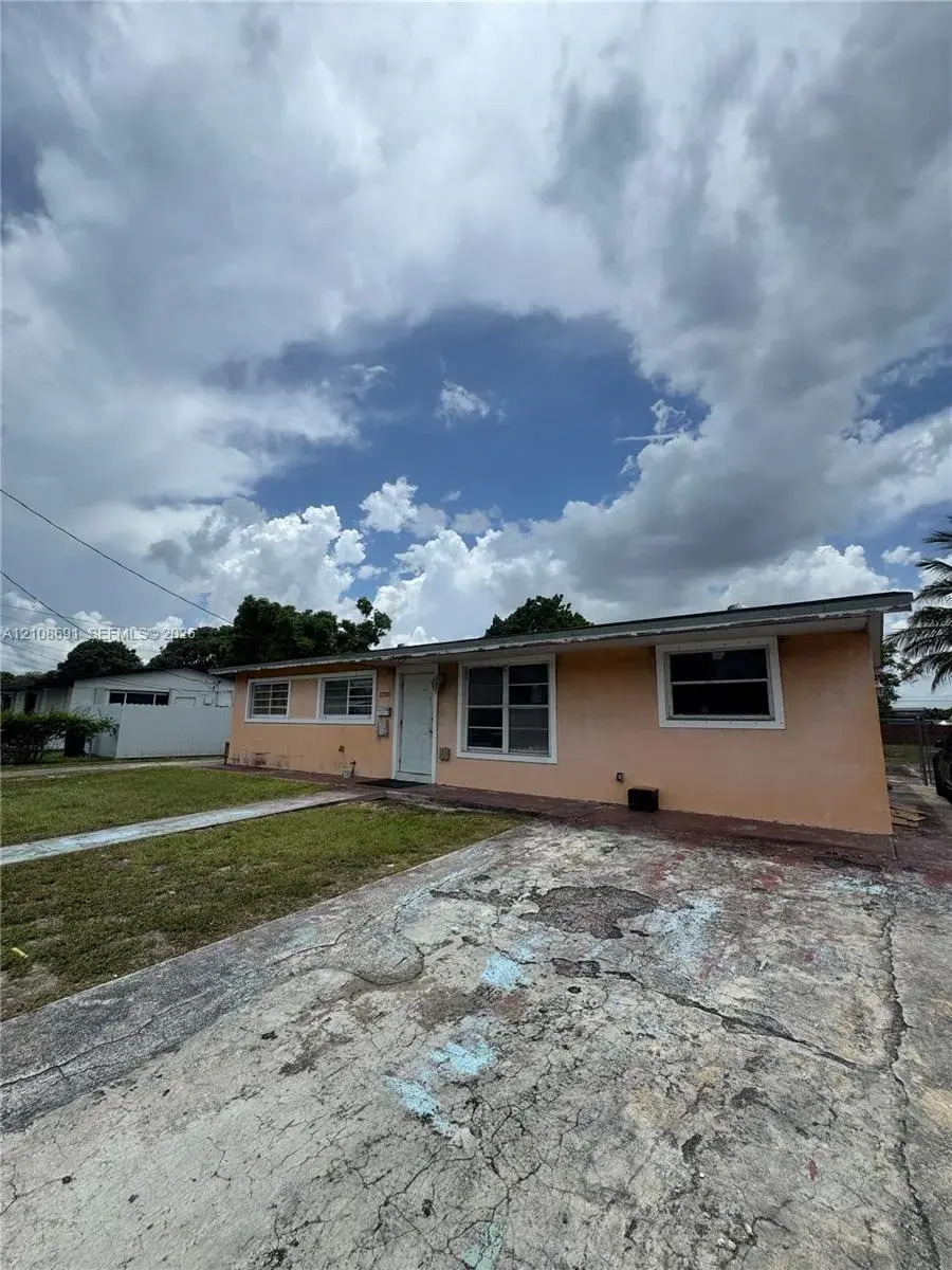 3 bedroom 1 bath Residential for sale at 17210 NW 47th Ave, Miami Gardens FL 33055