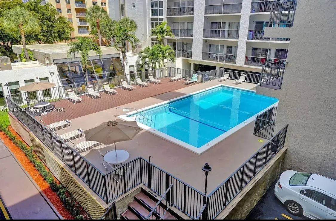 2 bedroom 2 bath Residential Lease for rent at 201 178th Dr # 332, Sunny Isles Beach FL 33160