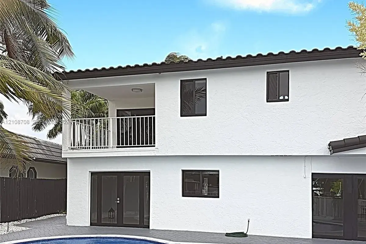 2445 SE 8th St, Pompano Beach FL 33062