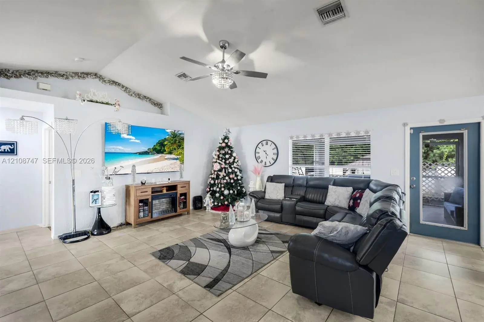 438 Willowbrook Dr, Lehigh Acres FL 33972