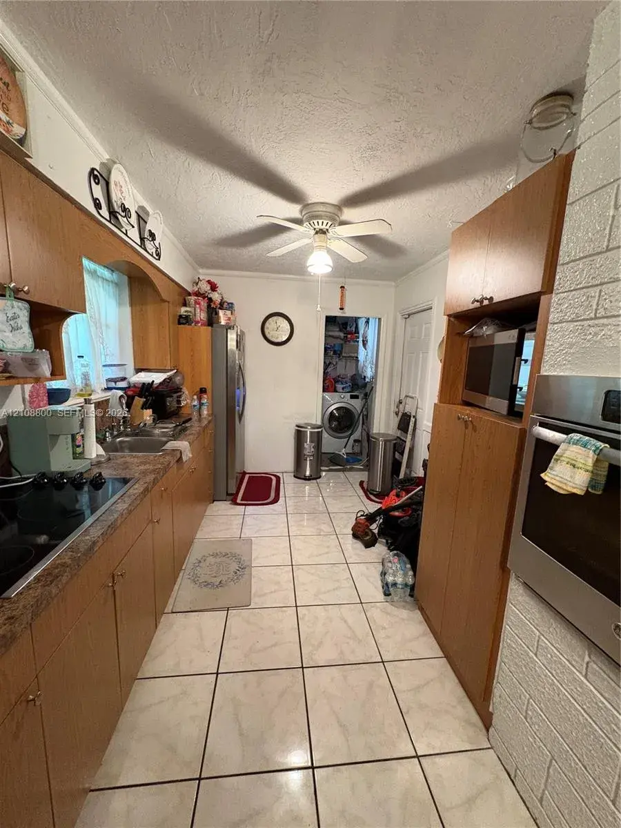 451 SW 30th Ave, Fort Lauderdale FL 33312