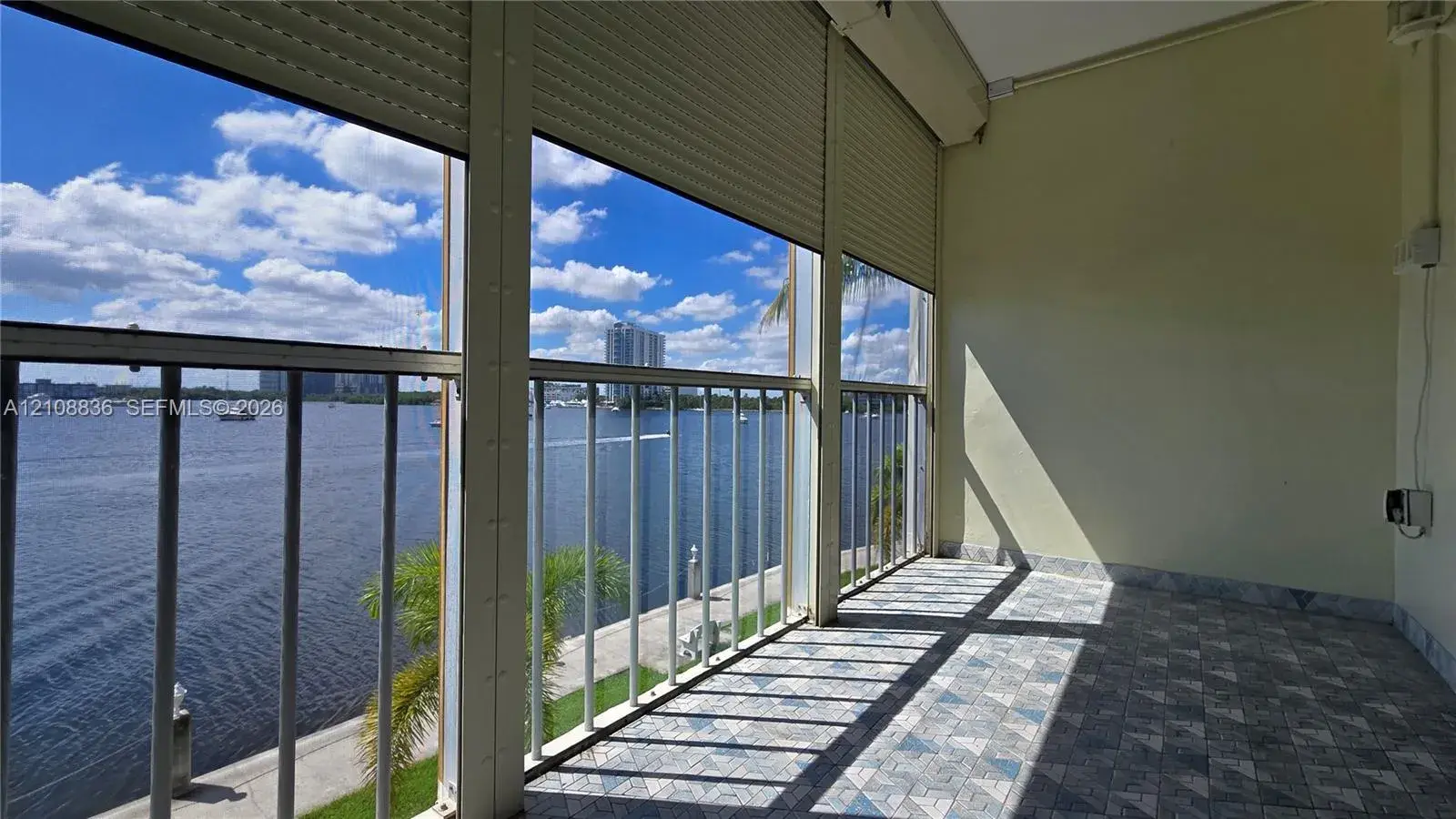 1 bedroom 1 bath Residential for sale at 3000 Marcos Dr # P304, Aventura FL 33160