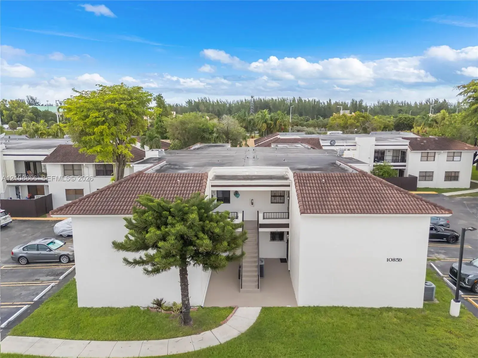 2 bedroom 2 bath Residential for sale at 10859 NW 7th St # 18, Miami FL 33172