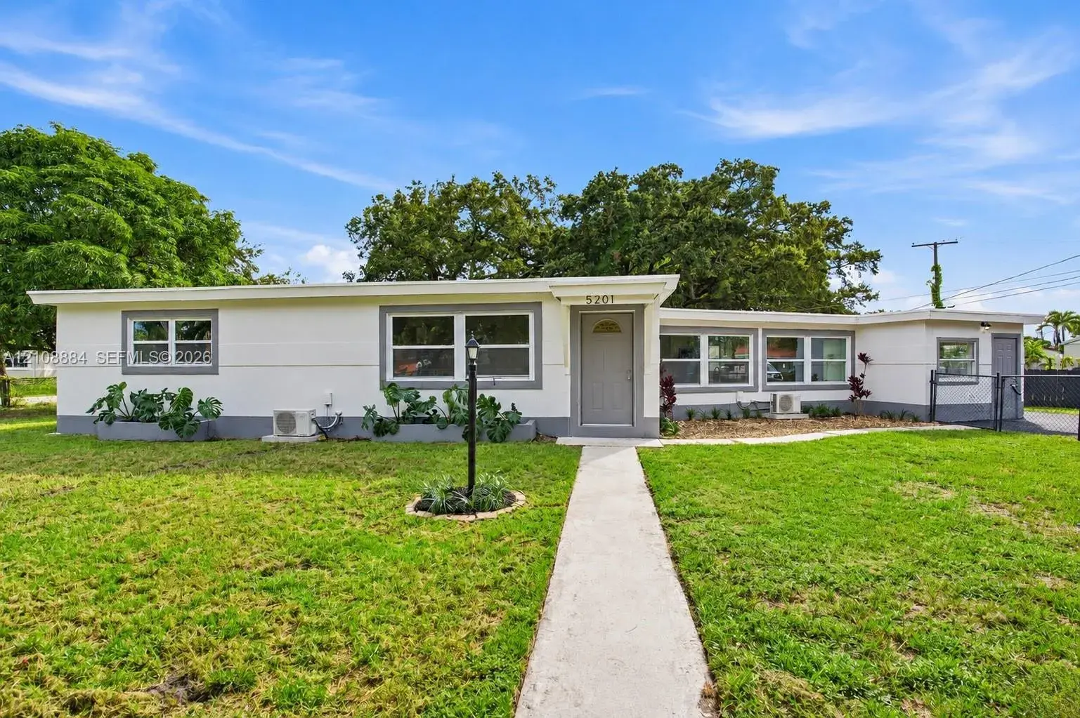 4 bedroom 2 bath Residential for sale at 5201 SW 28th Ter, Dania Beach FL 33312