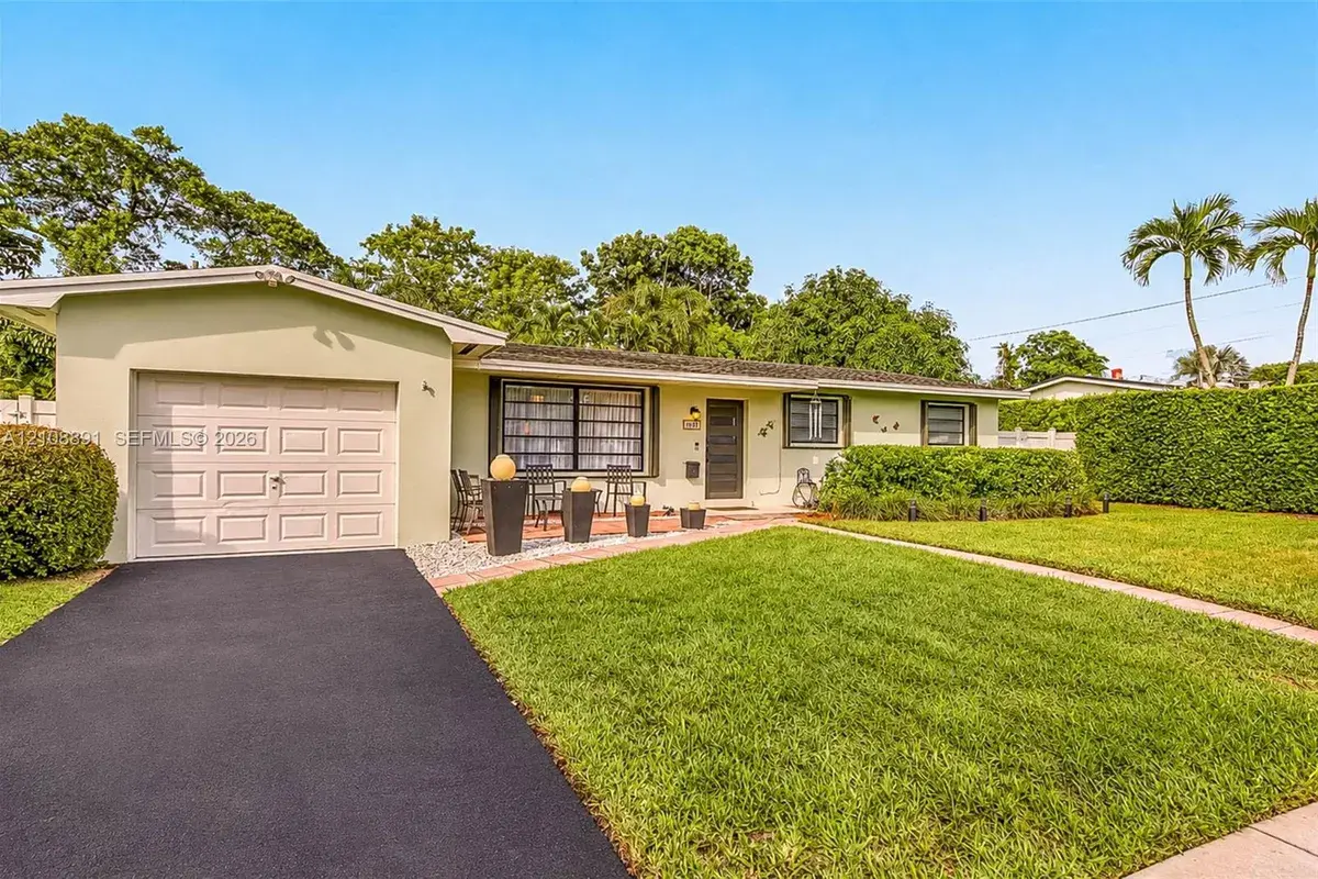 8931 SW 156th St, Palmetto Bay FL 33157