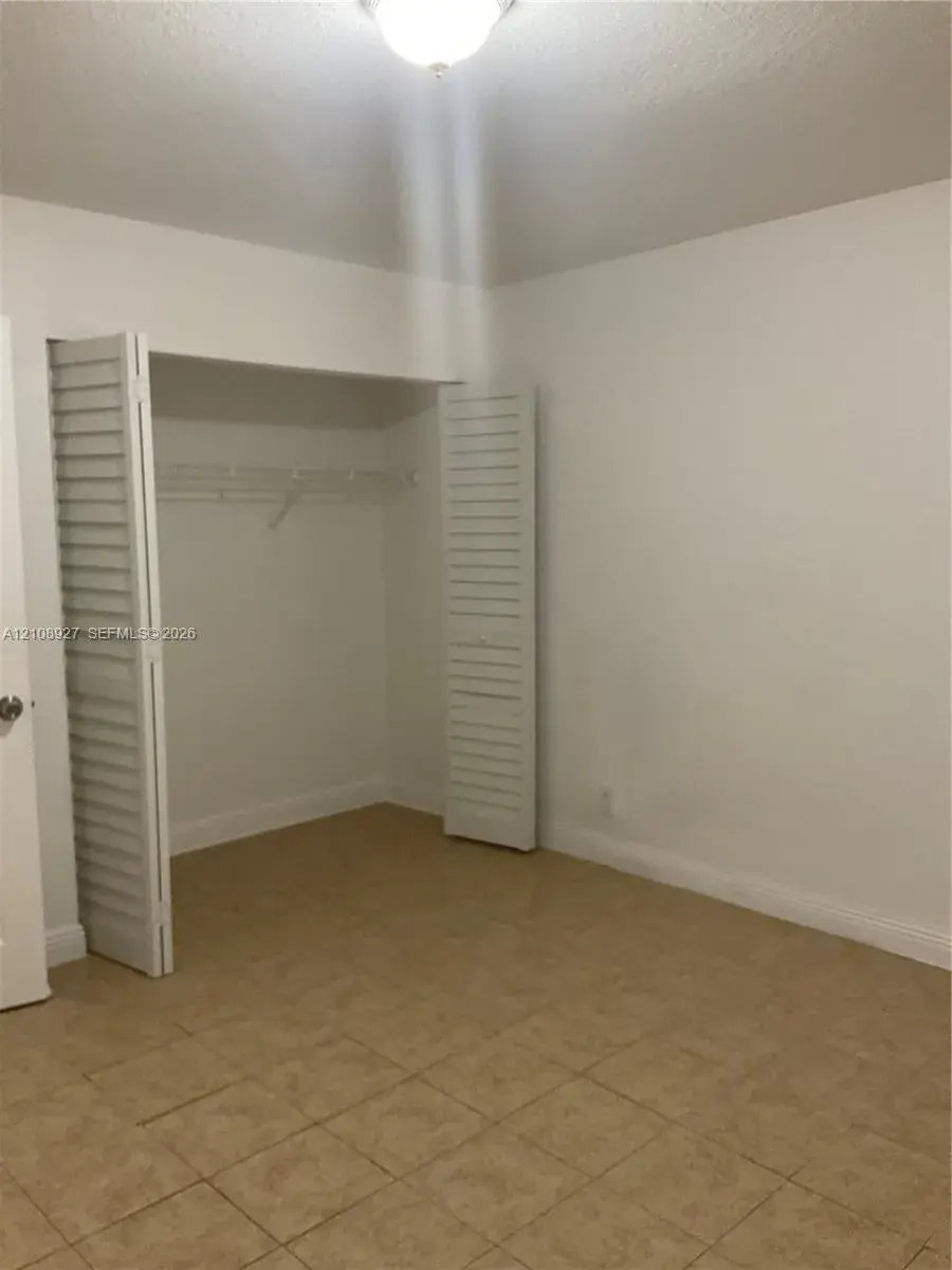 2 bedroom 1 bath Residential for sale at 110 SE 2nd St # 110, Hallandale Beach FL 33009