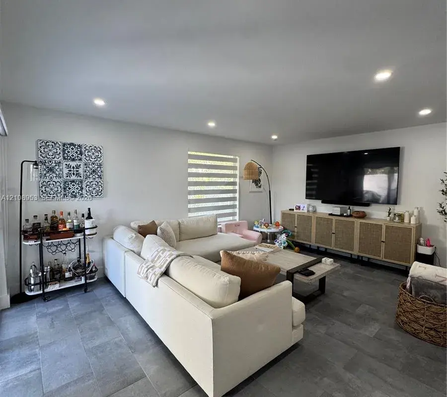 4700 SW 67th Ave # P19, Miami FL 33155