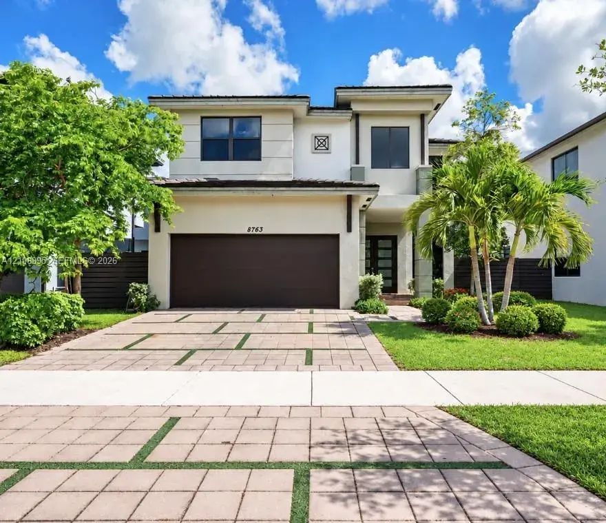 4 bedroom 3 bath Residential for sale at 8763 NW 157th Ter, Miami Lakes FL 33018