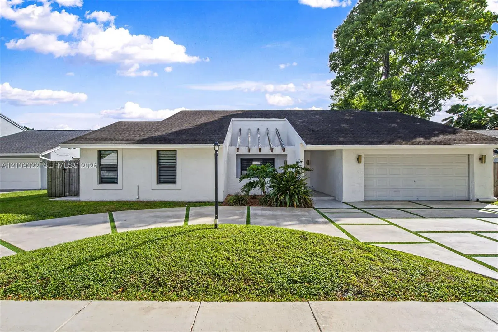 3 bedroom 3 bath Residential for sale at 12220 SW 93rd St, Miami FL 33186