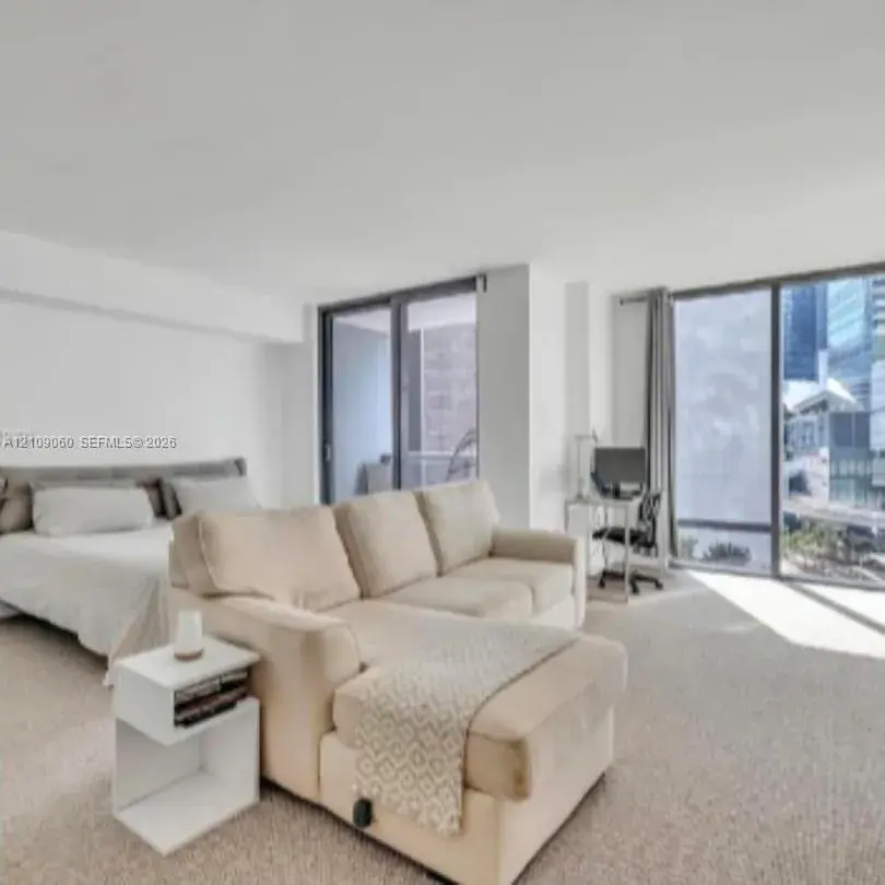 1 bedroom 1 bath Residential for sale at 31 SE 6th St # 805, Miami FL 33131