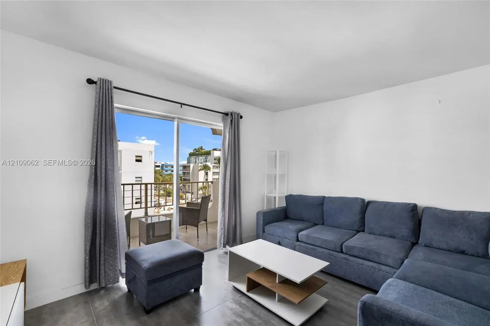1 bedroom 1 bath Residential for sale at 1580 West Ave # 504, Miami Beach FL 33139