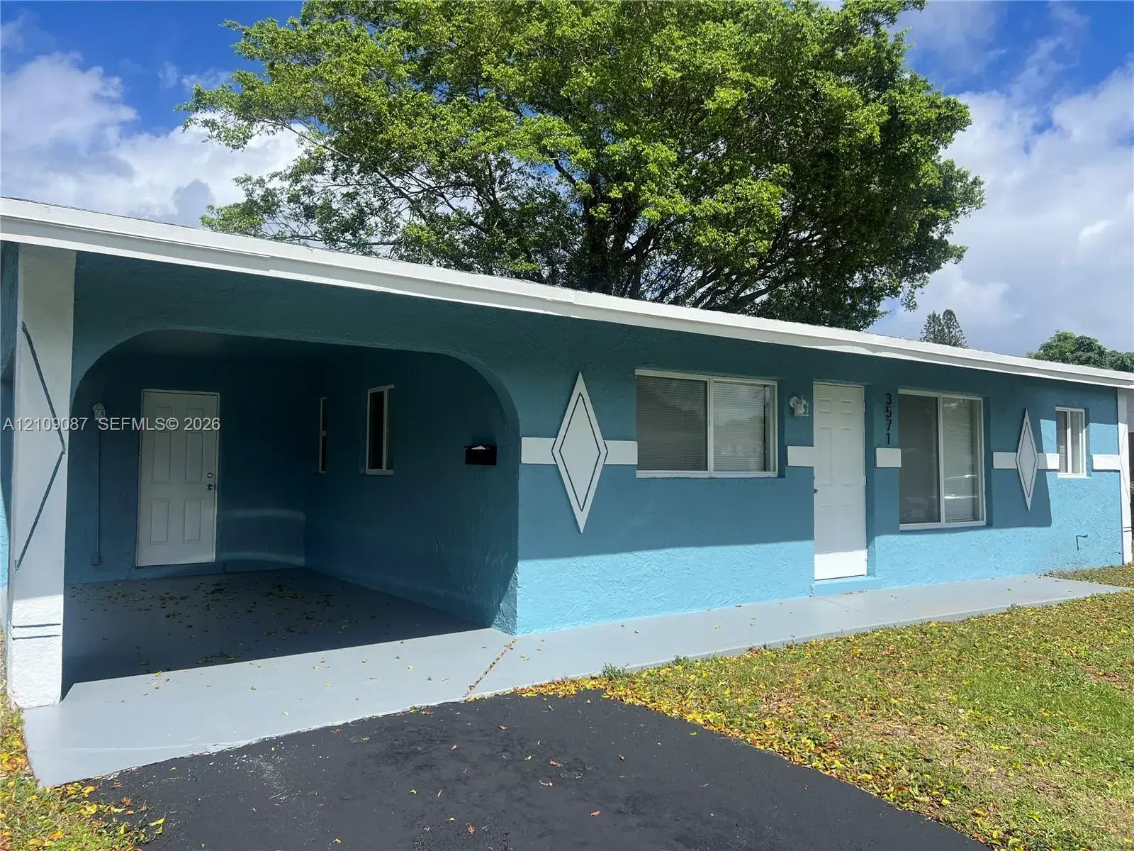 3571 NW 7th Ct, Lauderhill FL 33311