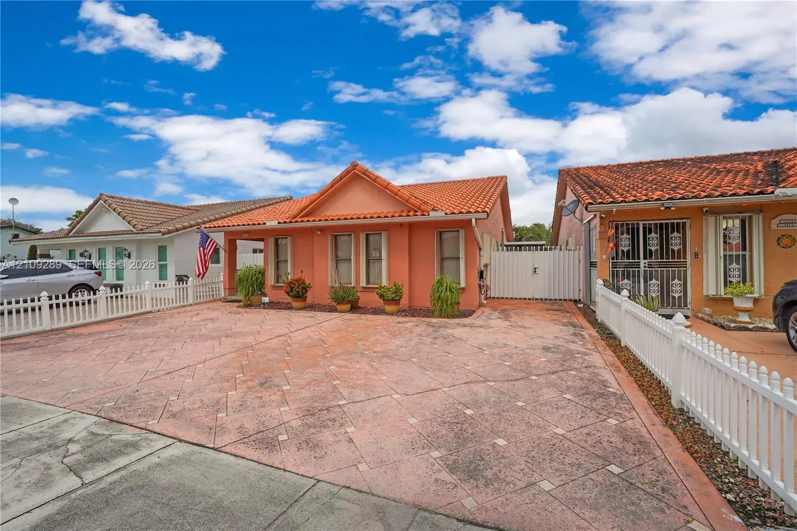10241 NW 125th St, Hialeah Gardens FL 33018