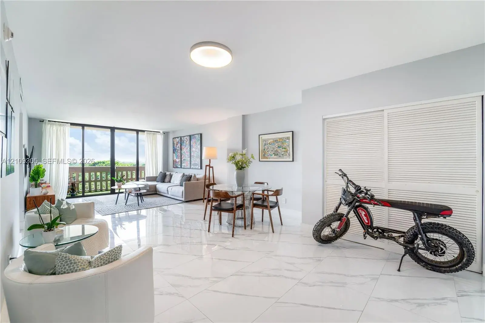 90 Edgewater Dr # 1119, Coral Gables FL 33133