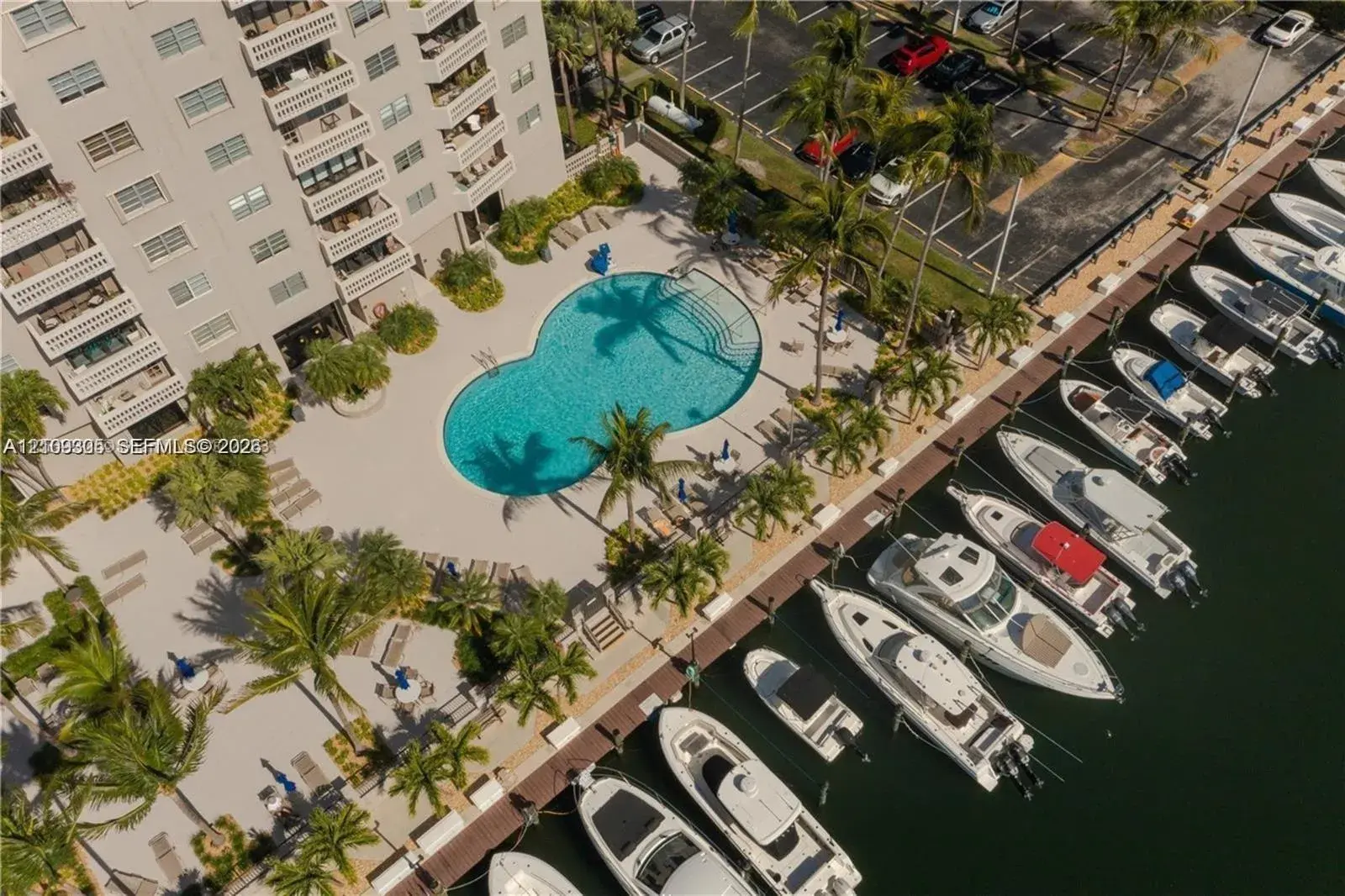 90 Edgewater Dr # 1119, Coral Gables FL 33133