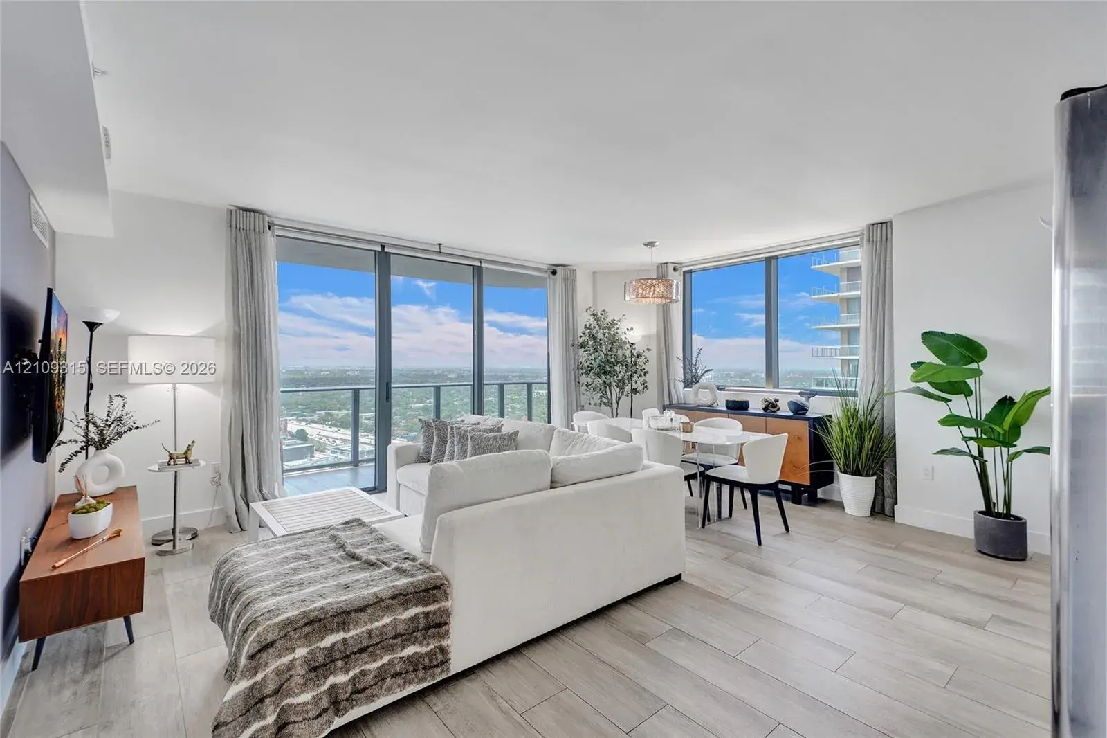 121 NE 34th St # 2809, Miami FL 33137