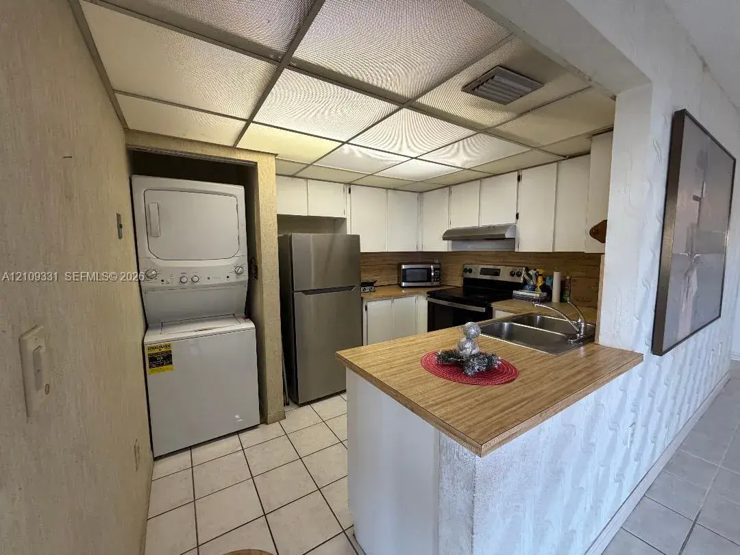 10231 Fontainebleau Blvd # 106, Miami FL 33172