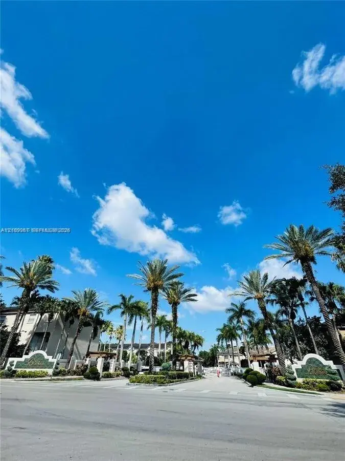 2 bedroom 2 bath Residential for sale at 5610 NW 114th Pl # 212, Doral FL 33178