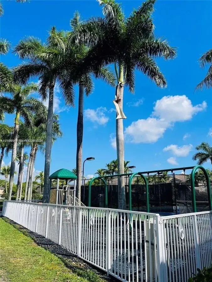 5610 NW 114th Pl # 212, Doral FL 33178