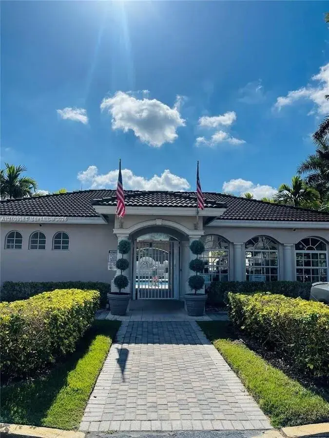 5610 NW 114th Pl # 212, Doral FL 33178
