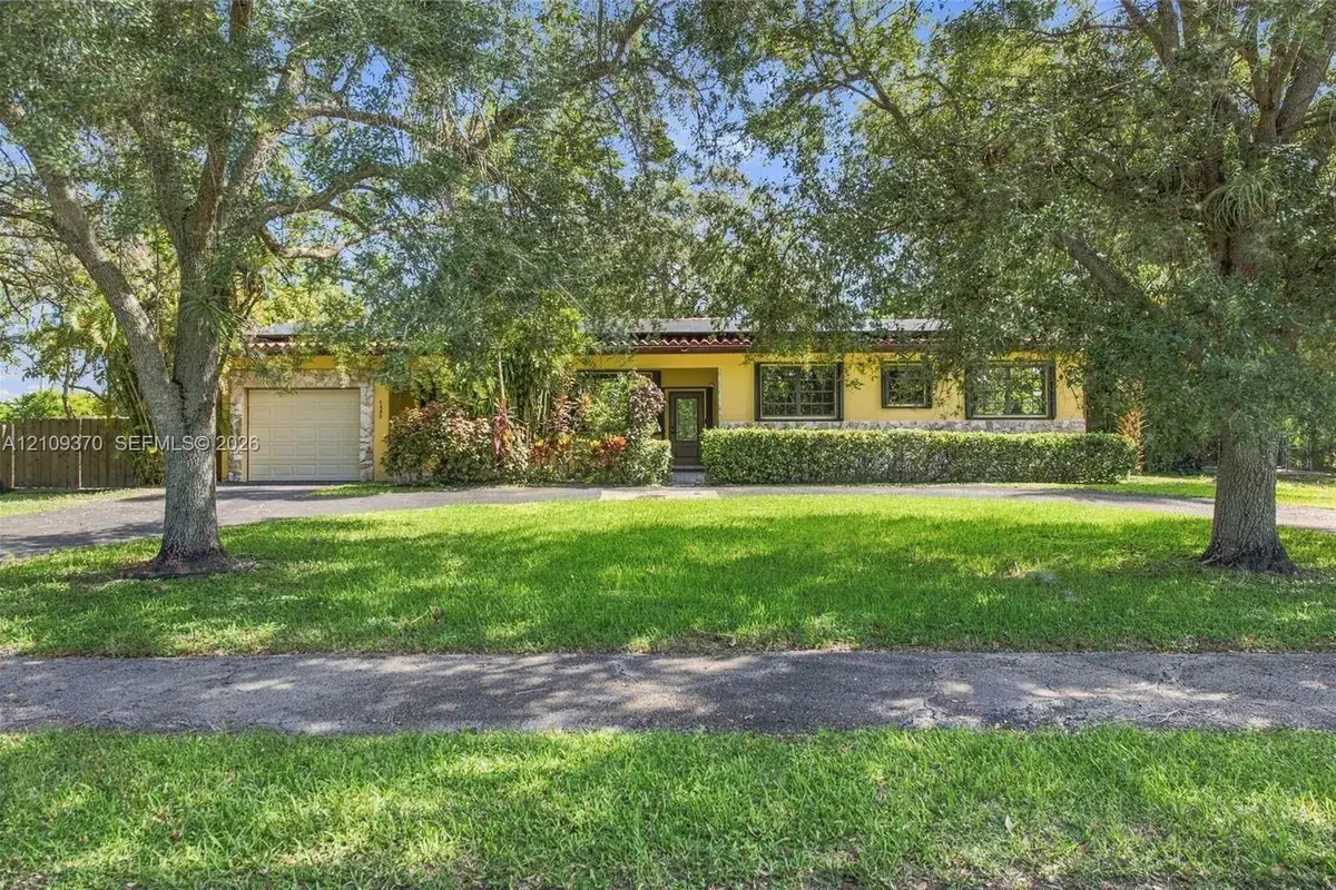 6445 SW 99th Ave, Miami FL 33173