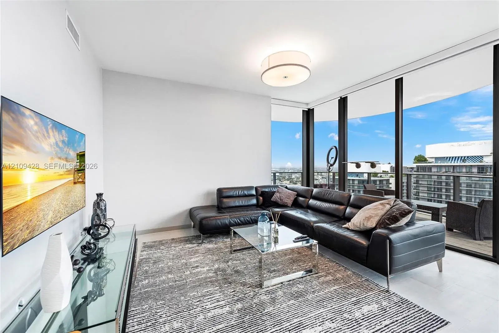 3 bedroom 3 bath Residential for sale at 1000 Brickell Plz, Miami FL 33131
