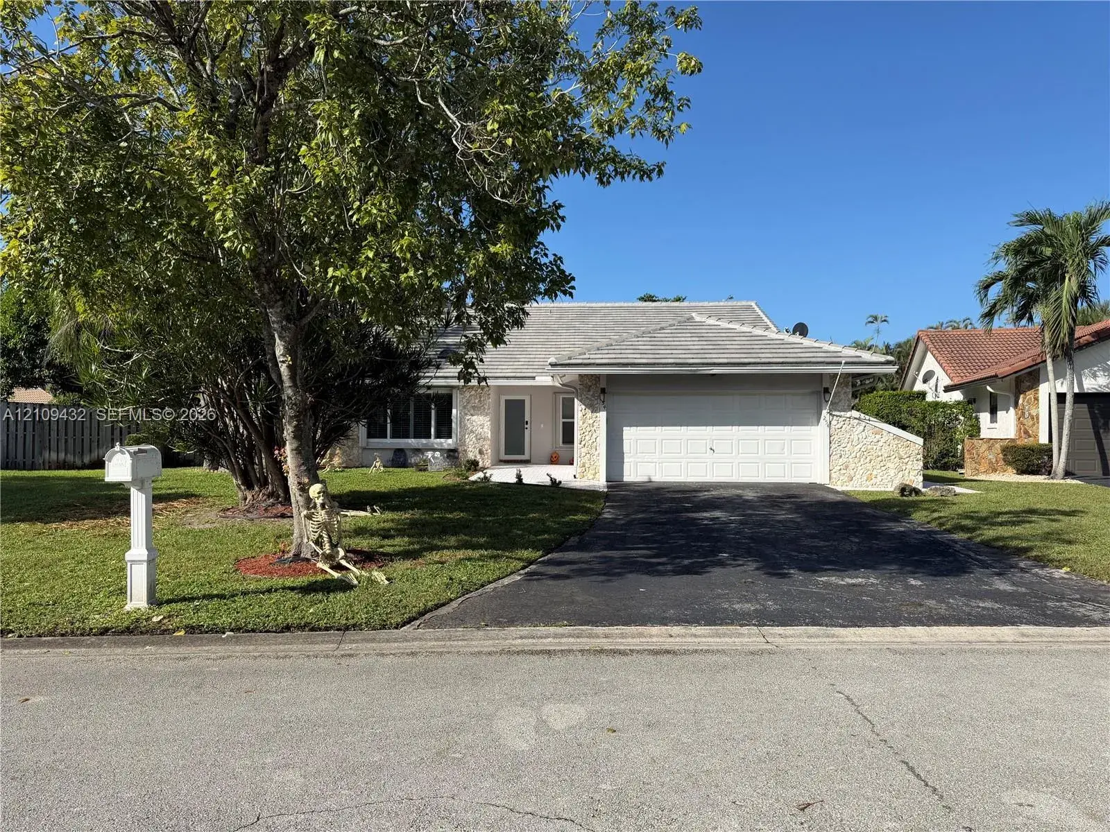 4 bedroom 2 bath Residential for sale at 254 NW 107th Ter, Coral Springs FL 33071