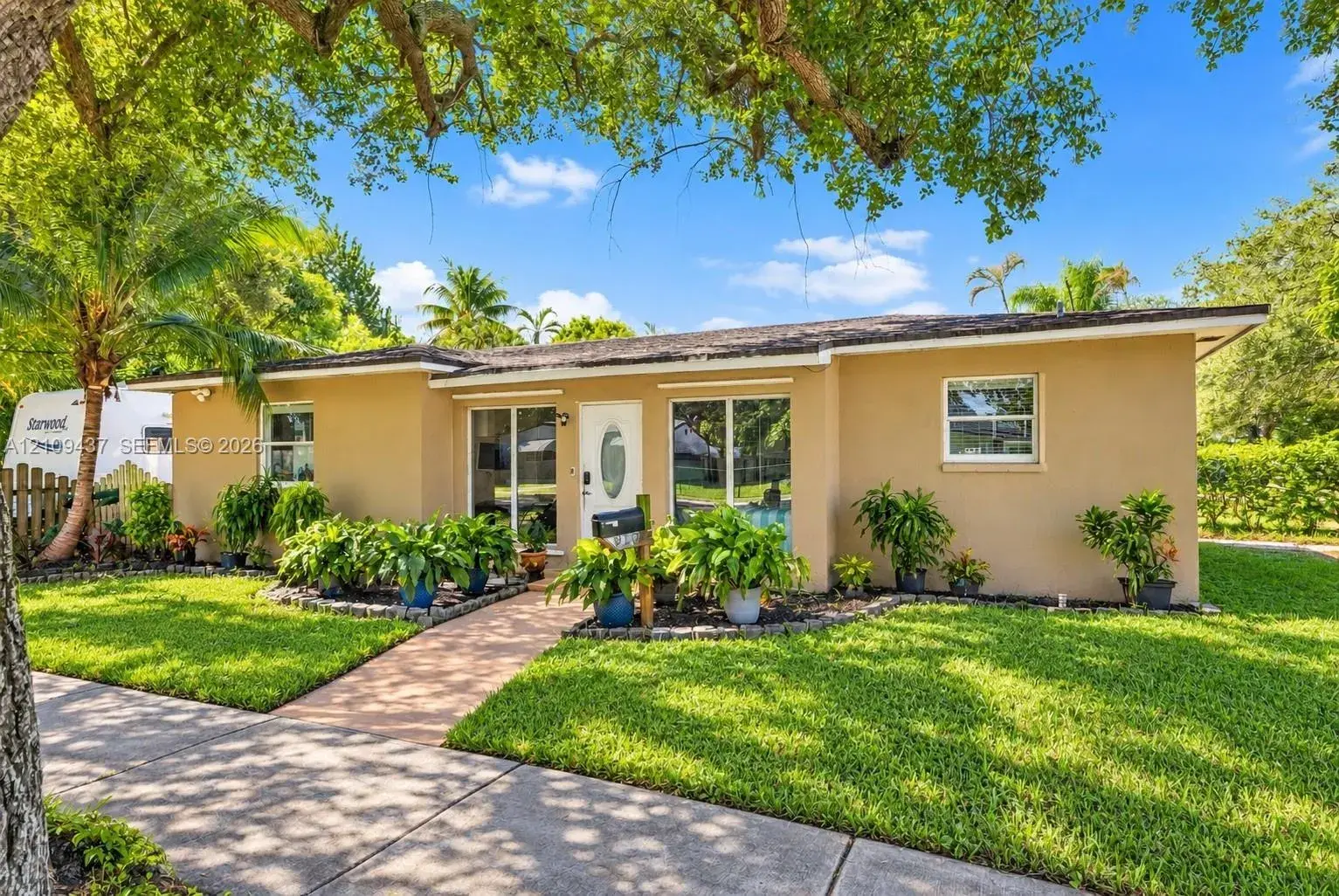4 bedroom 2 bath Residential for sale at 910 S 28th Ave, Hollywood FL 33020